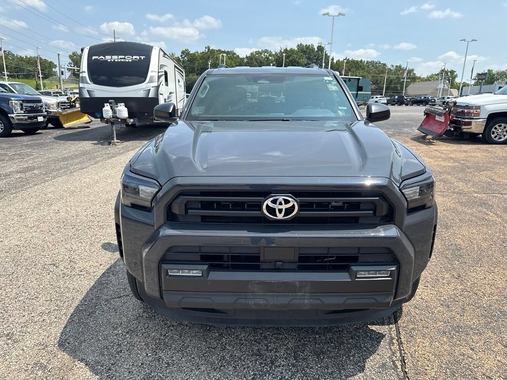 Used 2025 Toyota 4Runner SR5 AWD/4WD image 2