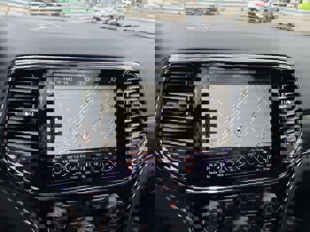 Used 2020 Jeep Grand Cherokee Limited image 17