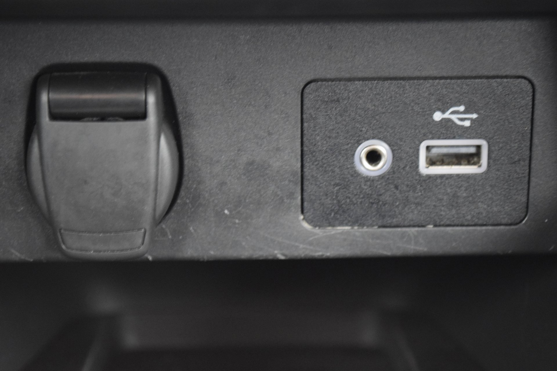 Used 2023 Nissan Versa SV image 17