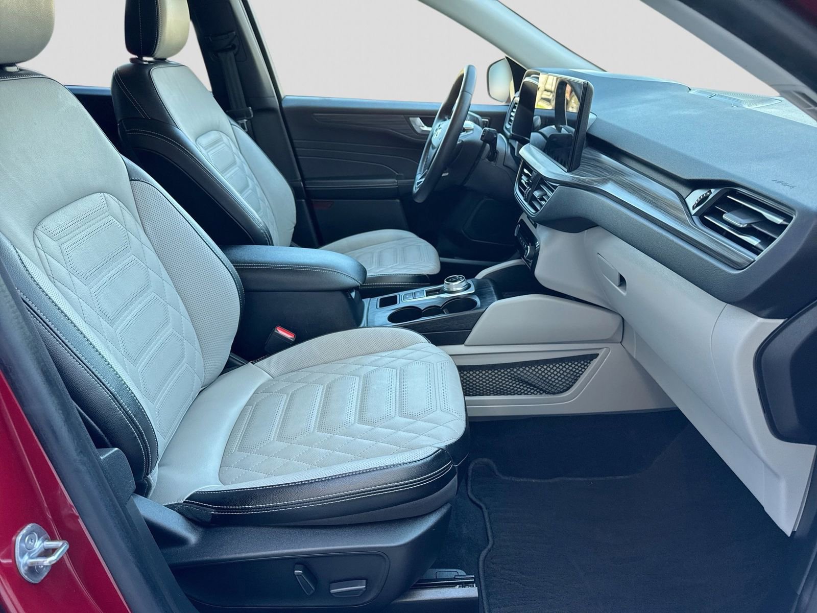 Certified 2023 Ford Escape SE w/ PHEV Premium Package FWD image 7