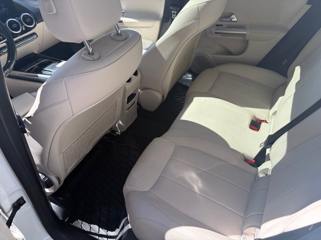 Used 2022 Mercedes-Benz GLA 250 4MATIC w/ Premium Package Lite image 17