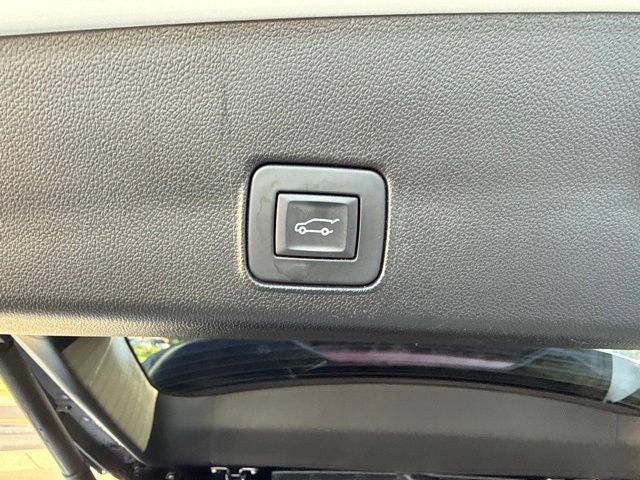 Used 2023 Chevrolet TrailBlazer RS w/ Sun and Liftgate Package AWD/4WD image 44