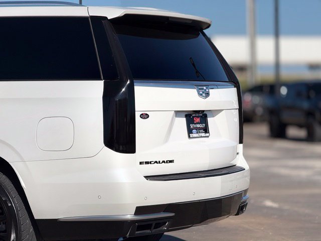 Used 2021 Cadillac Escalade Premium Luxury w/ Driver Assist Tech Package RWD image 12