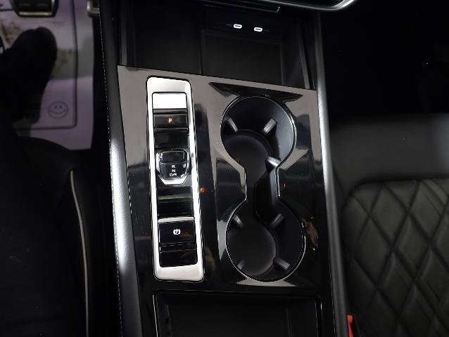 Used 2024 Volkswagen Atlas SEL Premium R-Line image 17