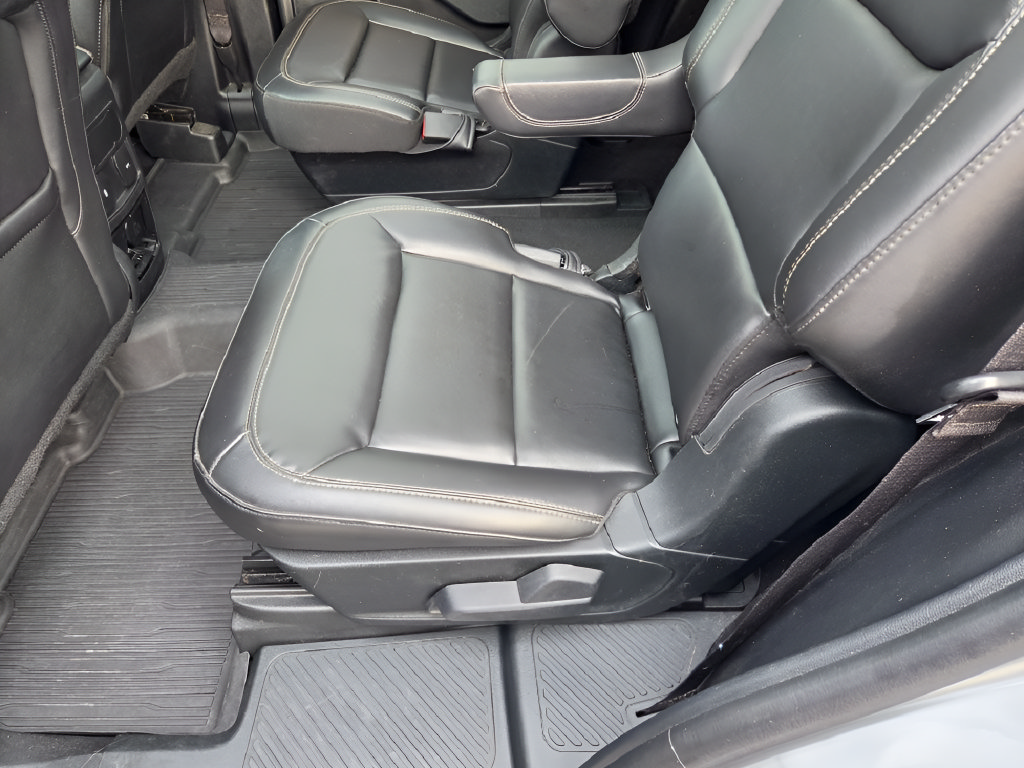Certified 2023 Ford Explorer XLT w/ Equipment Group 202A AWD/4WD image 25
