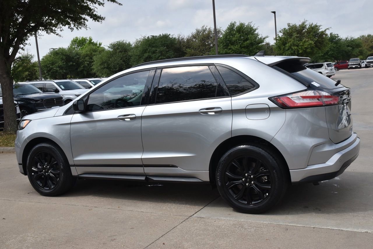 Certified 2023 Ford Edge SE w/ Black Appearance Package image 6