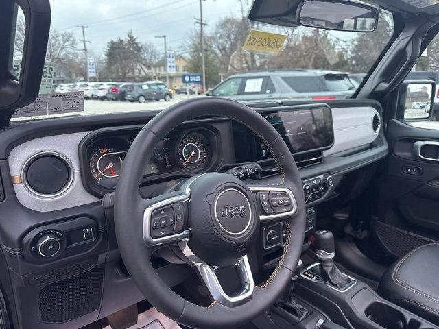 Used 2024 Jeep Wrangler Sahara w/ Safety Group image 15