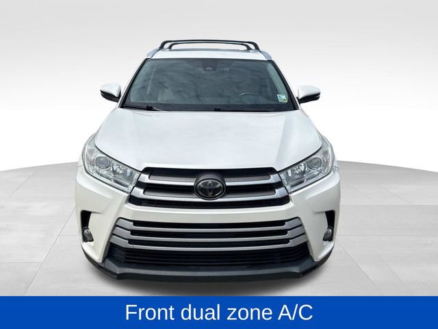 Used 2018 Toyota Highlander XLE FWD image 3