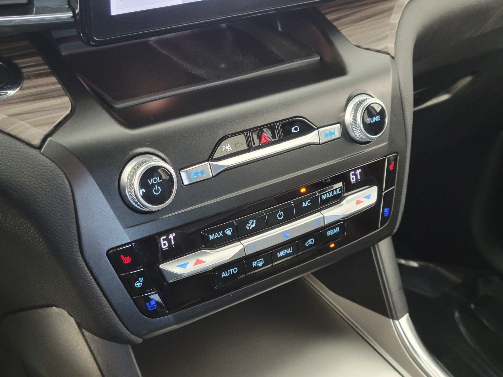 Certified 2020 Ford Explorer Limited AWD/4WD image 20