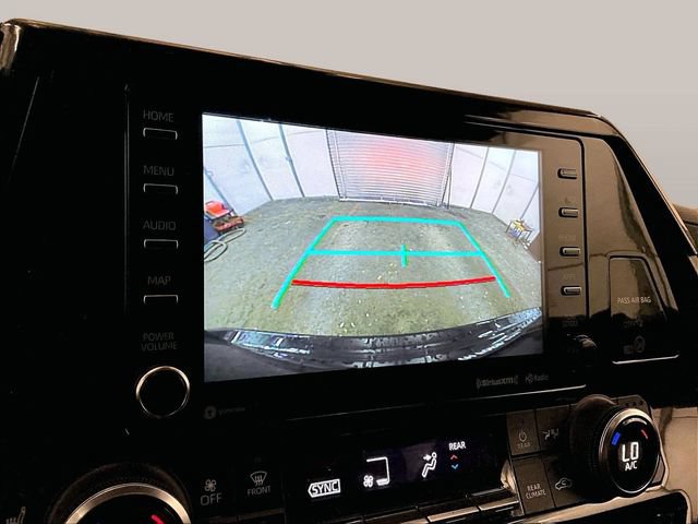 Used 2022 Toyota Highlander XLE AWD/4WD image 20