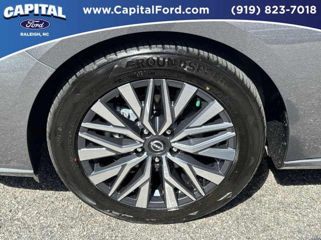 Used 2025 Nissan Altima 2.5 SV FWD image 13