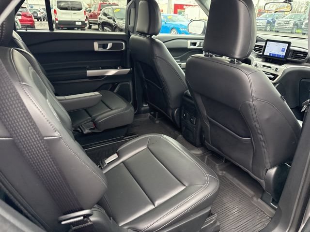 Certified 2024 Ford Explorer XLT w/ Equipment Group 202A AWD/4WD image 34