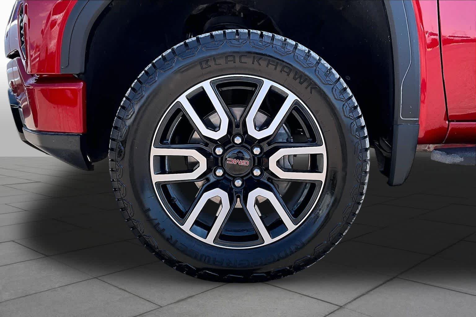 Used 2022 GMC Sierra 1500 AT4 w/ AT4 Premium Package AWD/4WD image 10