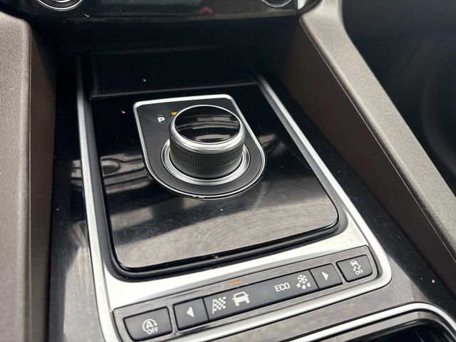 Used 2018 Jaguar F-PACE Prestige image 34