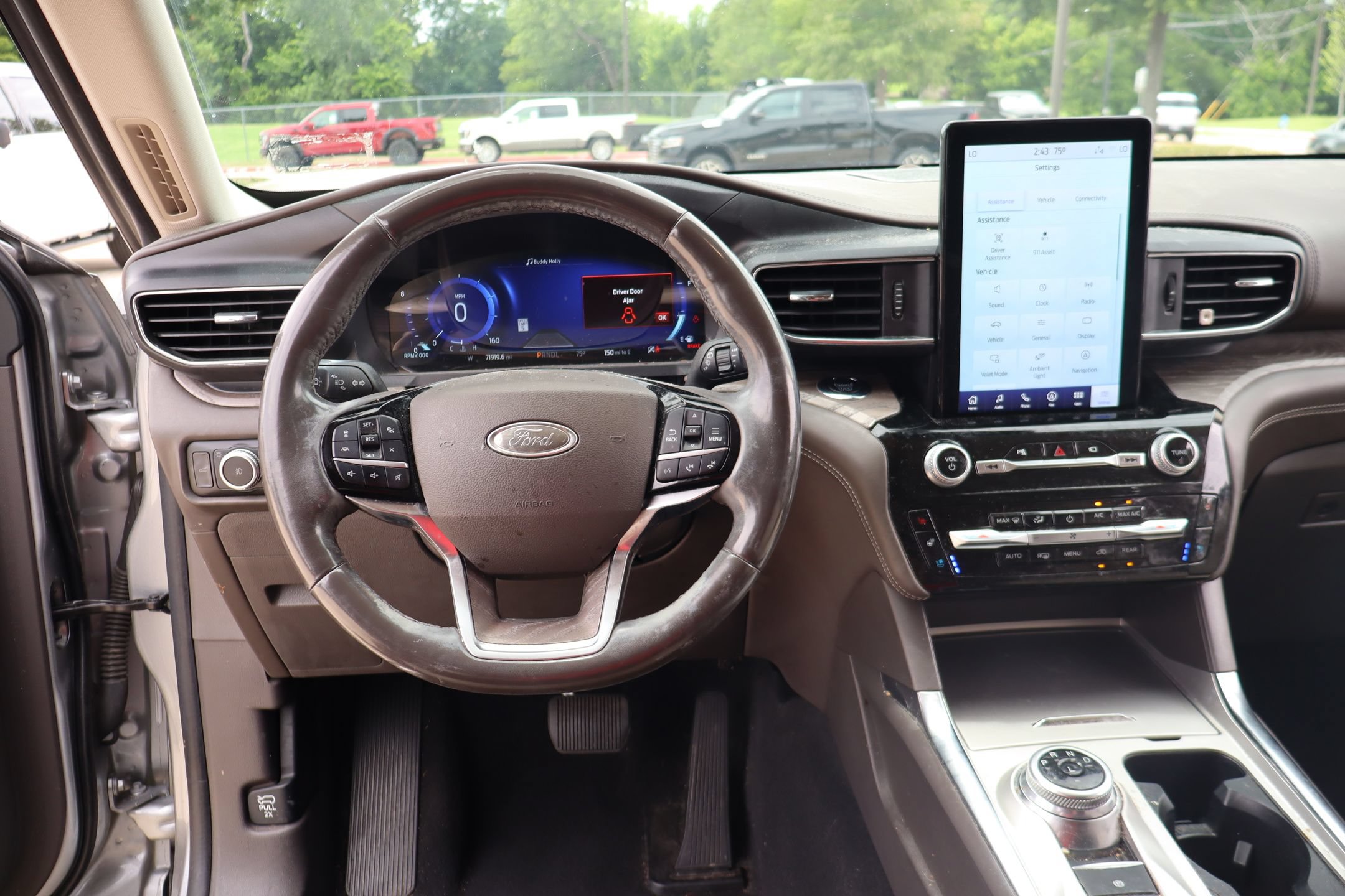 Certified 2022 Ford Explorer Platinum w/ Equipment Group 601A RWD image 18
