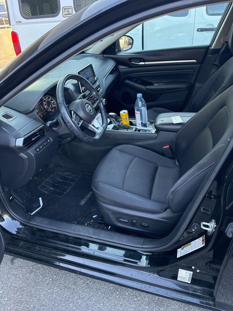 Used 2021 Nissan Altima 2.5 SV w/ SV Premium Package image 9