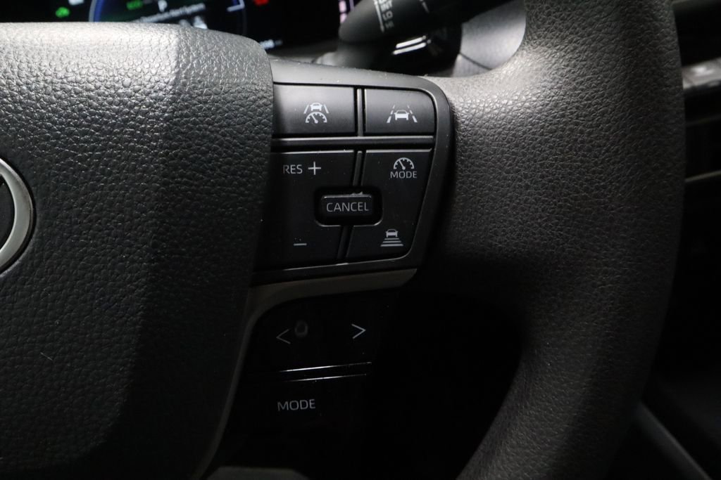 Used 2025 Toyota Camry LE FWD image 24