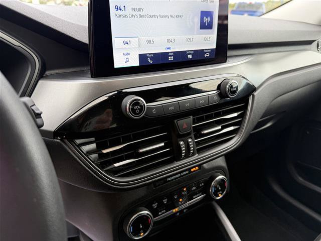 Certified 2025 Ford Escape Active AWD/4WD image 18