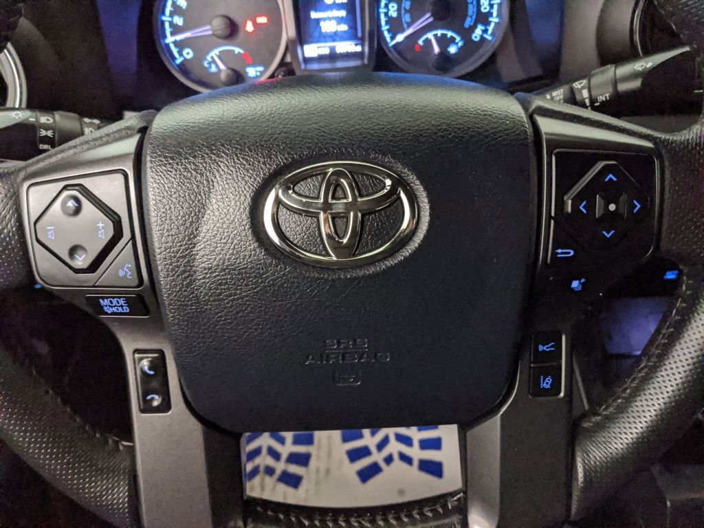 Used 2018 Toyota Tacoma TRD Sport image 11