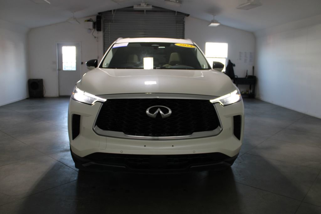 Used 2023 INFINITI QX60 Sensory w/ Cargo Package image 10
