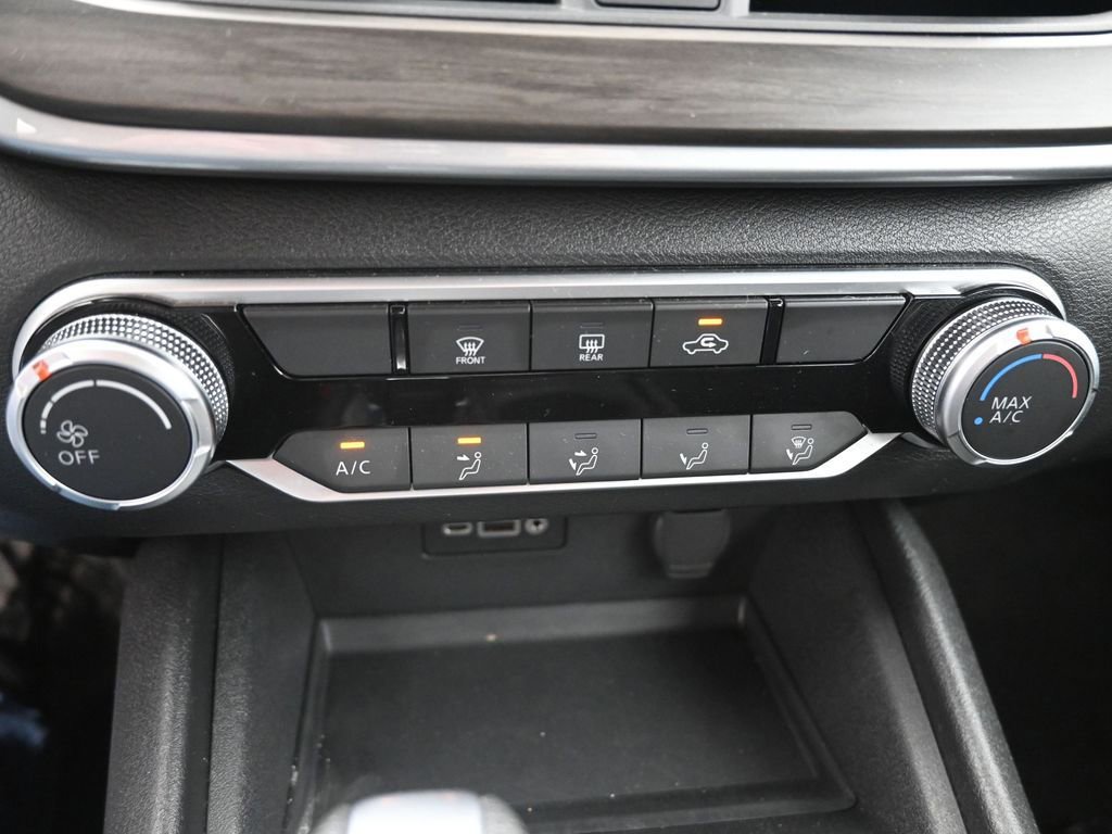 Used 2025 Nissan Altima 2.5 SV FWD image 9