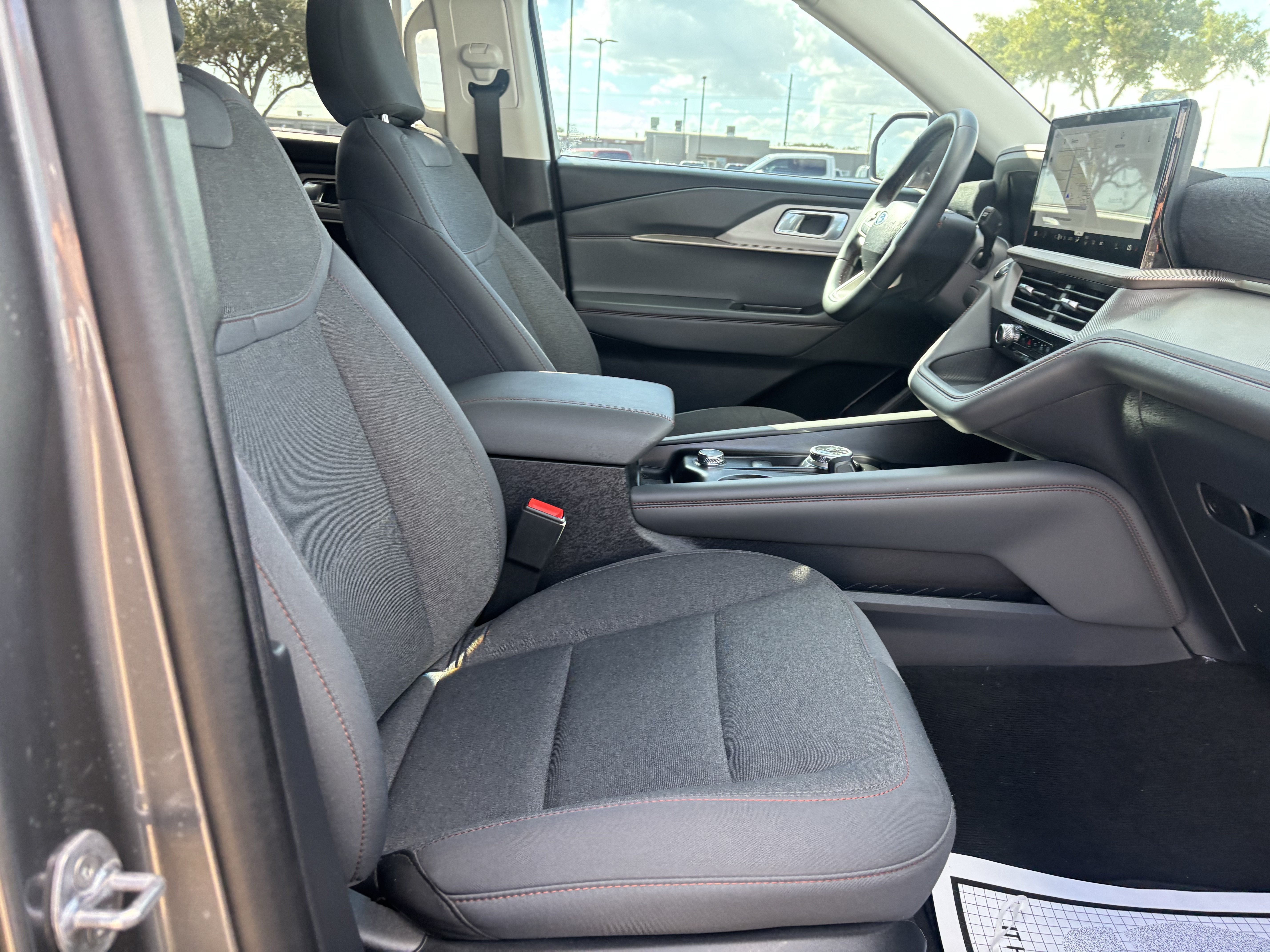 Certified 2025 Ford Explorer Active RWD image 25