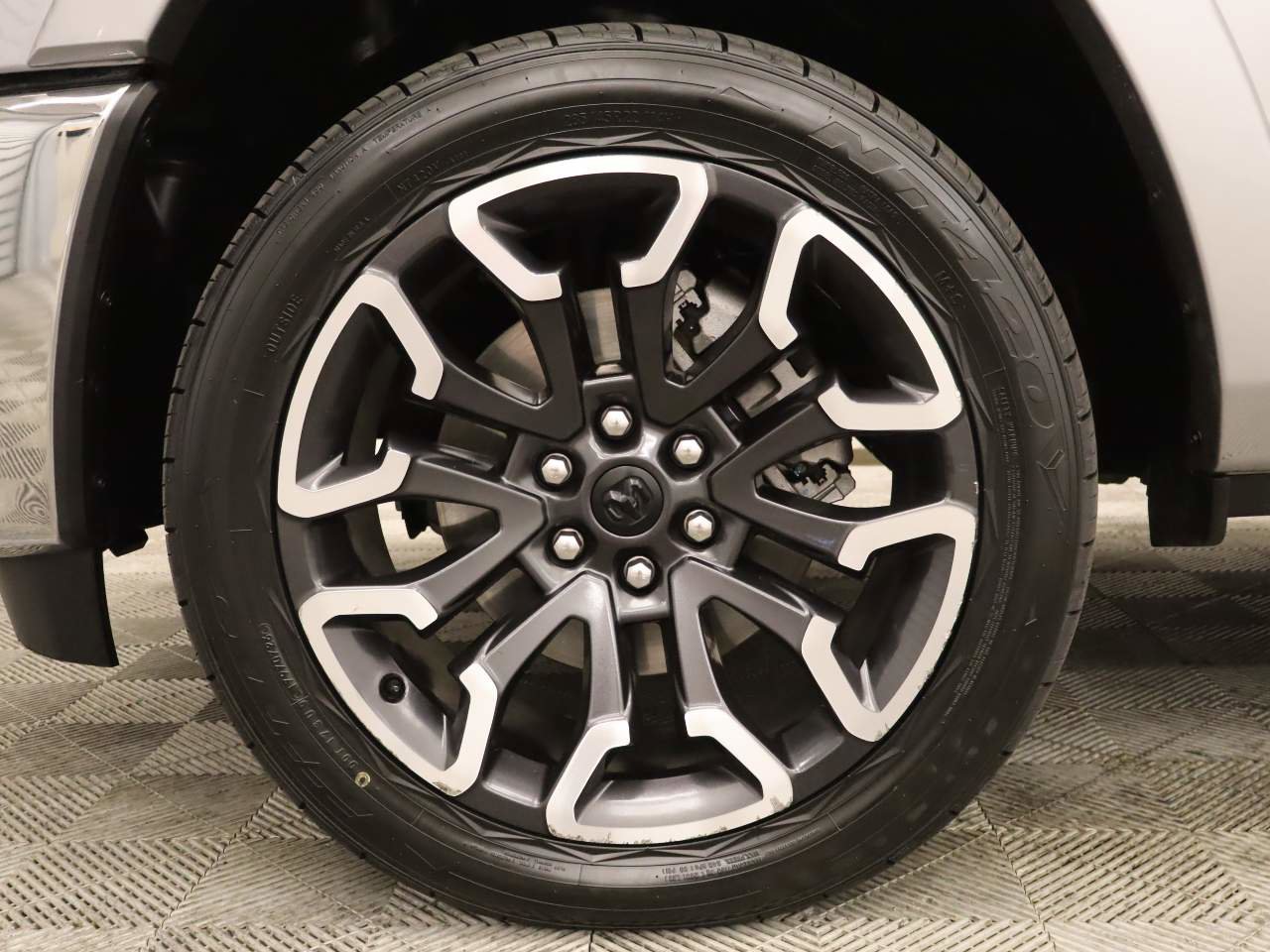 Used 2025 RAM 1500 Limited AWD/4WD image 6