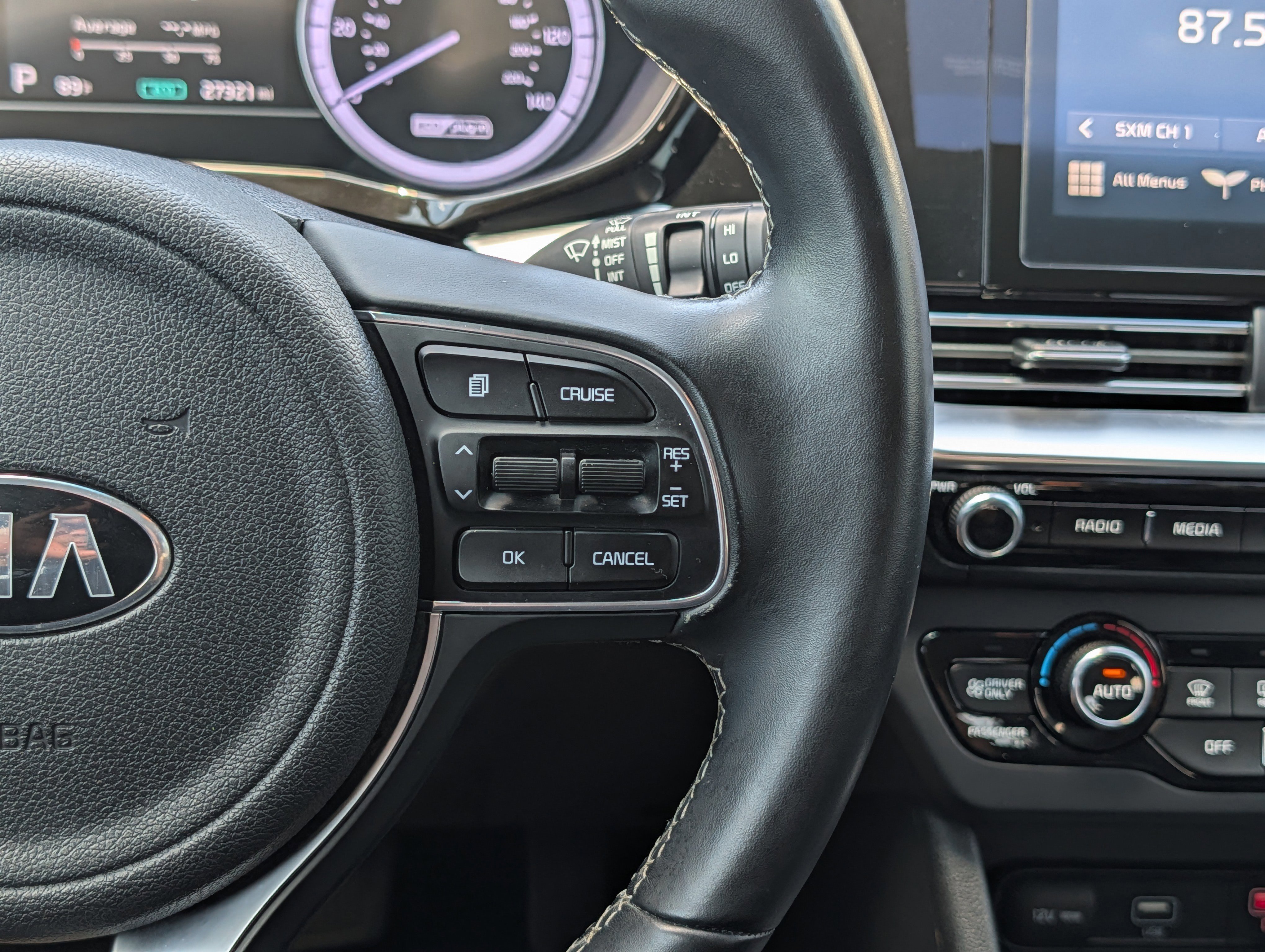 Used 2021 Kia Niro LXS image 24