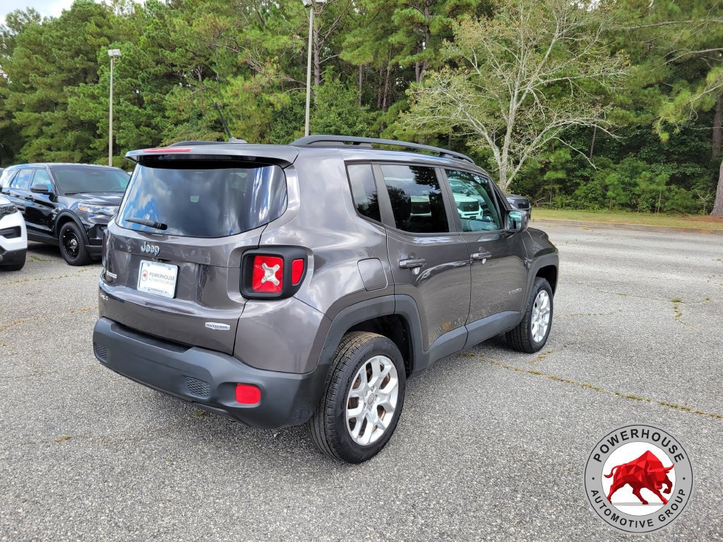 Used 2017 Jeep Renegade Latitude w/ Cold Weather Group AWD/4WD image 8