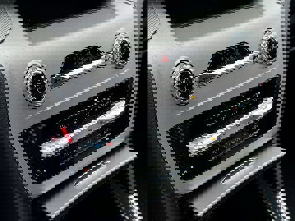 Certified 2022 Ford Explorer XLT w/ Equipment Group 202A image 36