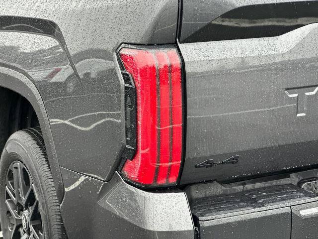 Used 2025 Toyota Tundra Limited AWD/4WD image 23