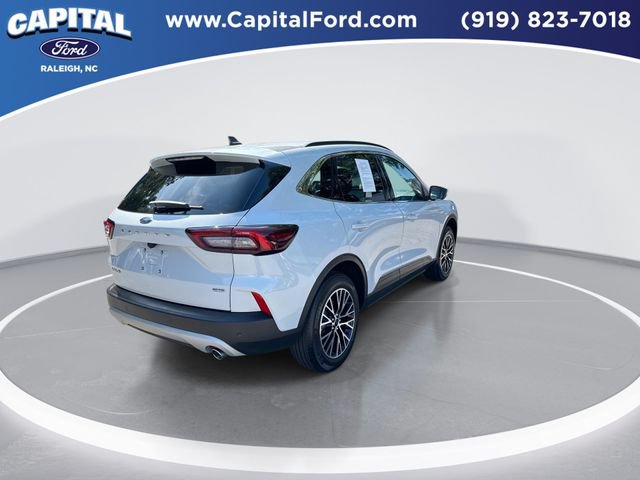 Certified 2025 Ford Escape SE FWD image 8