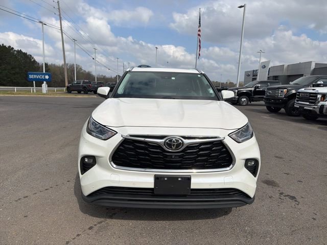 Used 2021 Toyota Highlander Limited FWD image 7