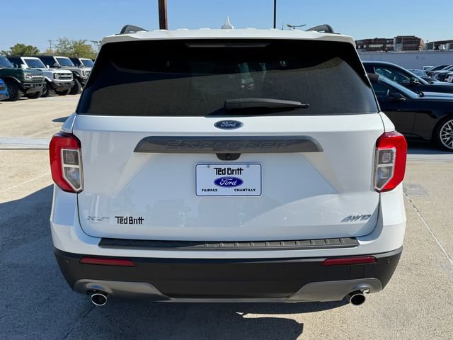 Certified 2023 Ford Explorer XLT w/ Equipment Group 202A AWD/4WD image 4