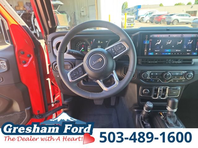 Used 2024 Jeep Wrangler Unlimited Sahara w/ Dual Top Group AWD/4WD image 21
