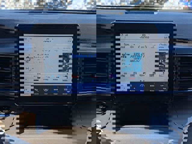 Certified 2022 Ford Explorer XLT w/ Equipment Group 202A image 30