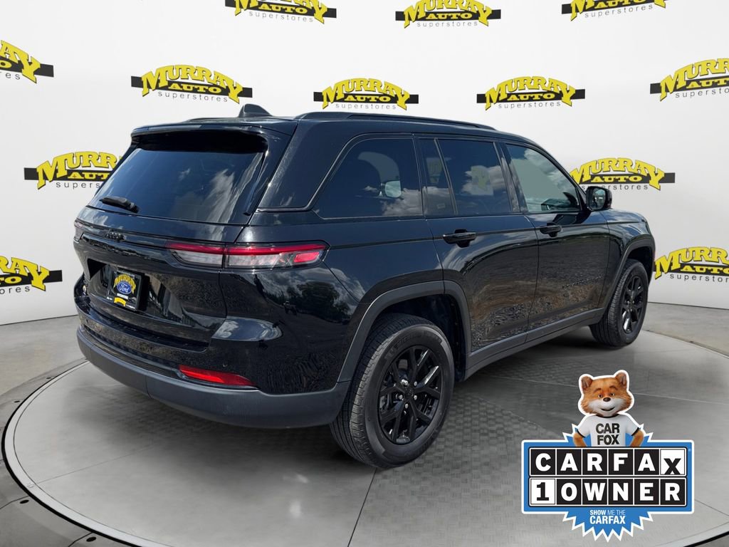 Used 2025 Jeep Grand Cherokee Altitude AWD/4WD image 6
