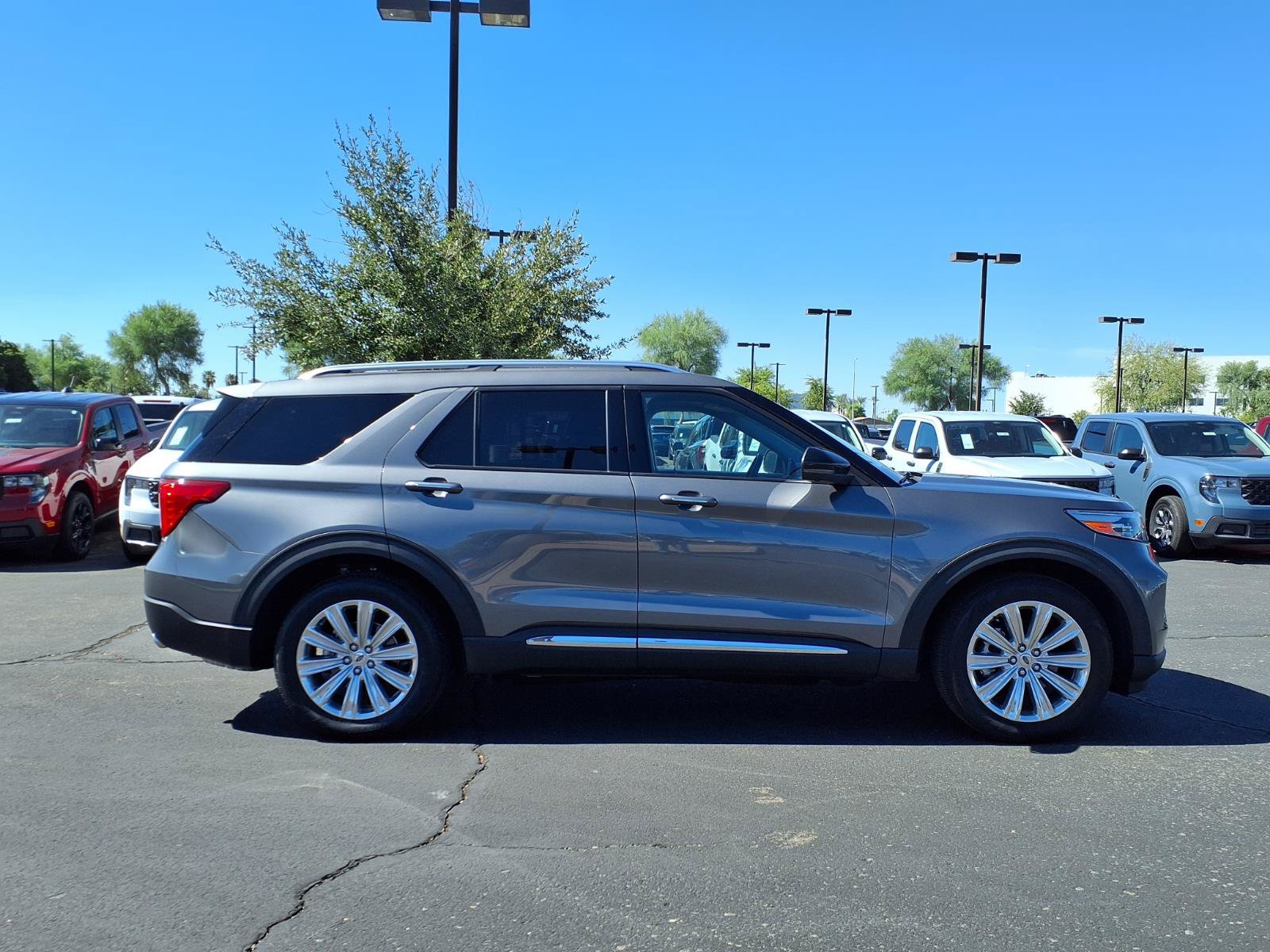 Certified 2022 Ford Explorer Limited w/ Limited Technology Package RWD image 7