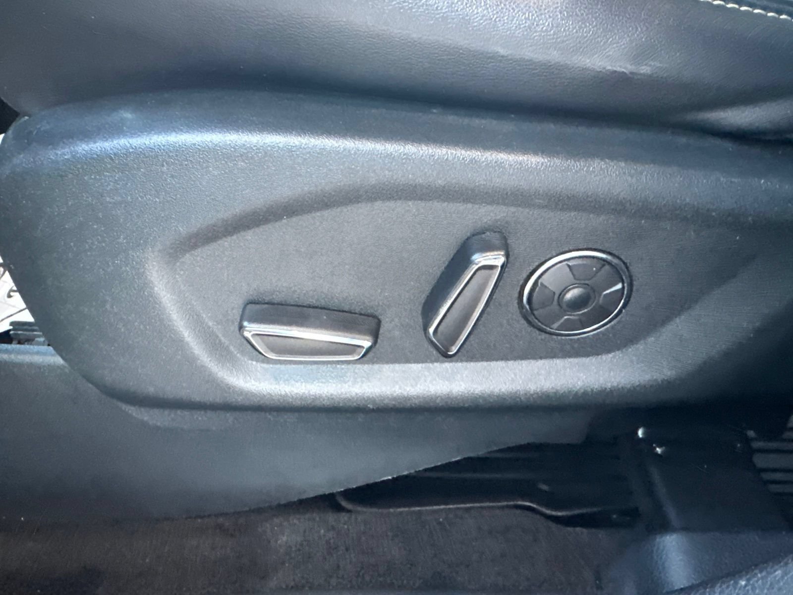 Certified 2018 Ford Explorer Platinum AWD/4WD image 25