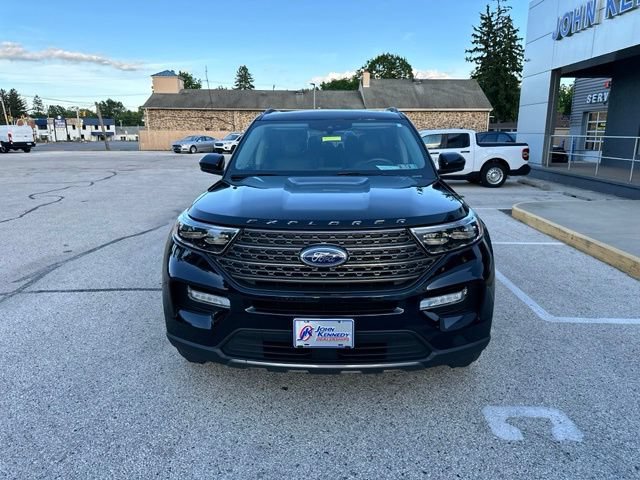 Certified 2023 Ford Explorer XLT w/ Equipment Group 202A AWD/4WD image 3