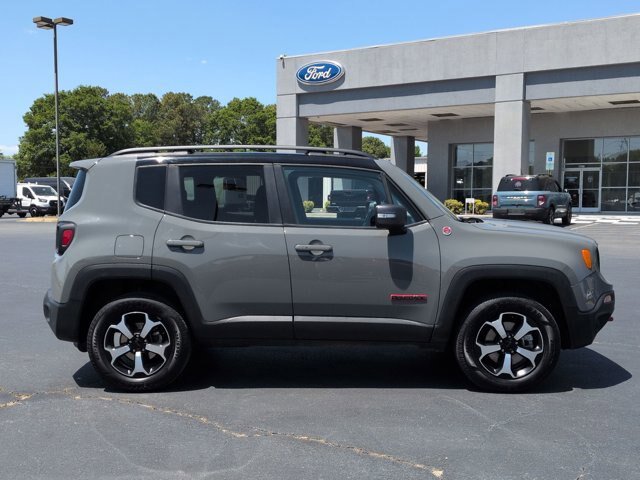 Used 2020 Jeep Renegade Trailhawk w/ Cold Weather Group AWD/4WD image 3