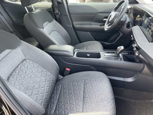 Used 2025 Nissan Kicks SV FWD image 34
