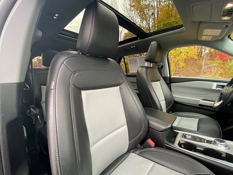 Certified 2022 Ford Explorer XLT w/ Equipment Group 202A image 32