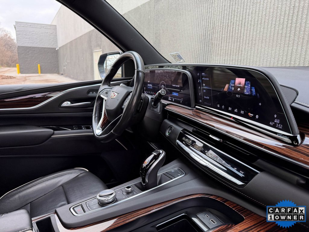Used 2021 Cadillac Escalade Premium Luxury image 33