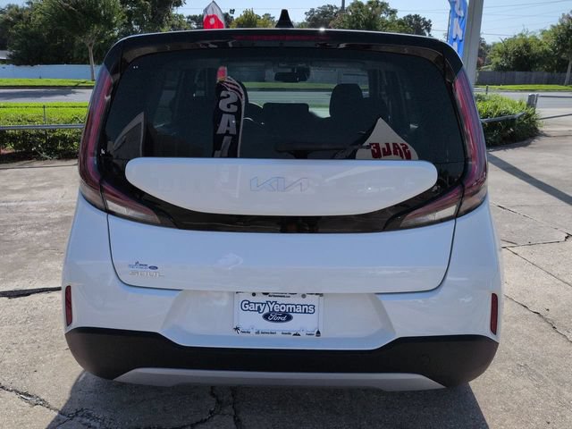 Used 2025 Kia Soul S FWD image 5