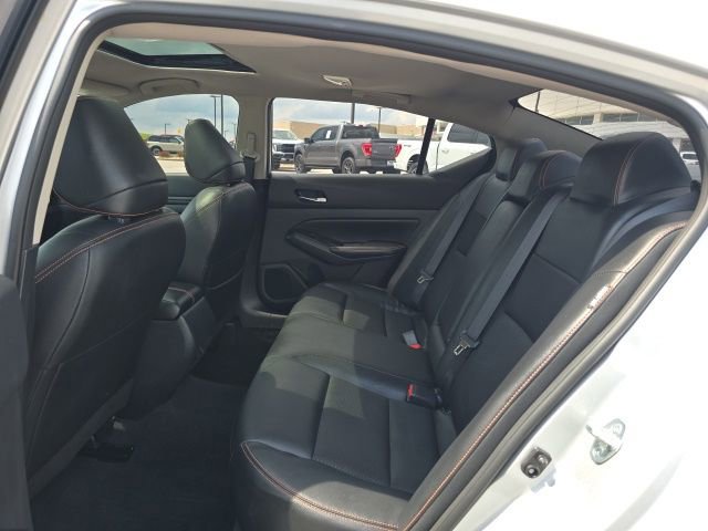 Used 2022 Nissan Altima 2.5 SR FWD image 15