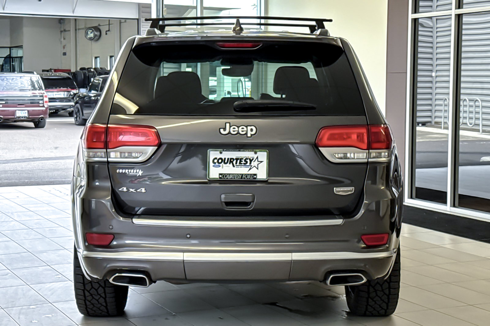 Used 2018 Jeep Grand Cherokee Summit w/ Platinum Series Group AWD/4WD image 5