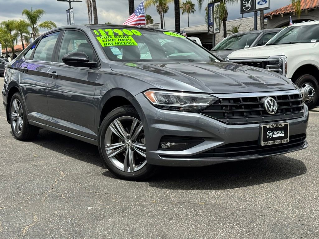 Used 2019 Volkswagen Jetta R-Line w/ R-Line Cold Weather Package FWD image 3