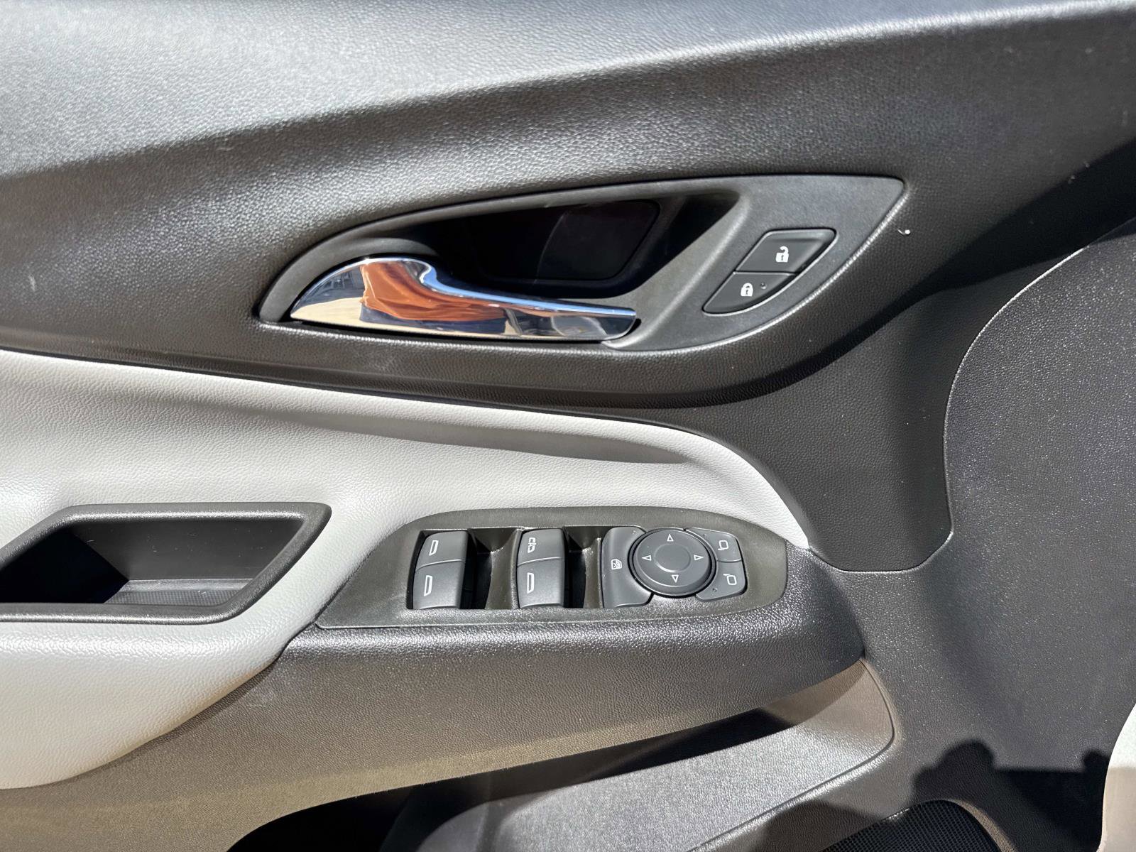 Used 2022 Chevrolet Equinox LS w/ LS Convenience Package image 21