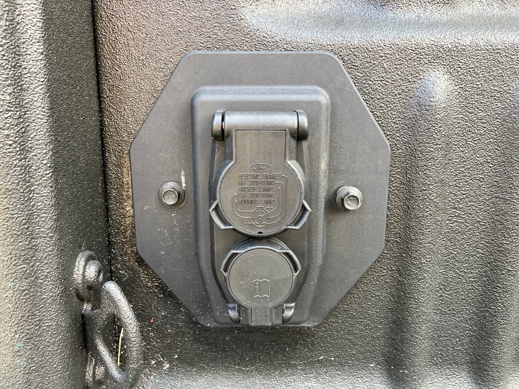 Certified 2022 Ford F450 Platinum w/ FX4 Off-Road Package image 31